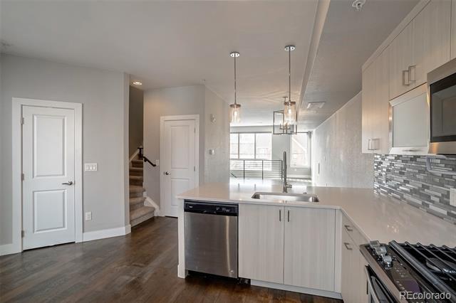 Building Photo - 3810 Julian St