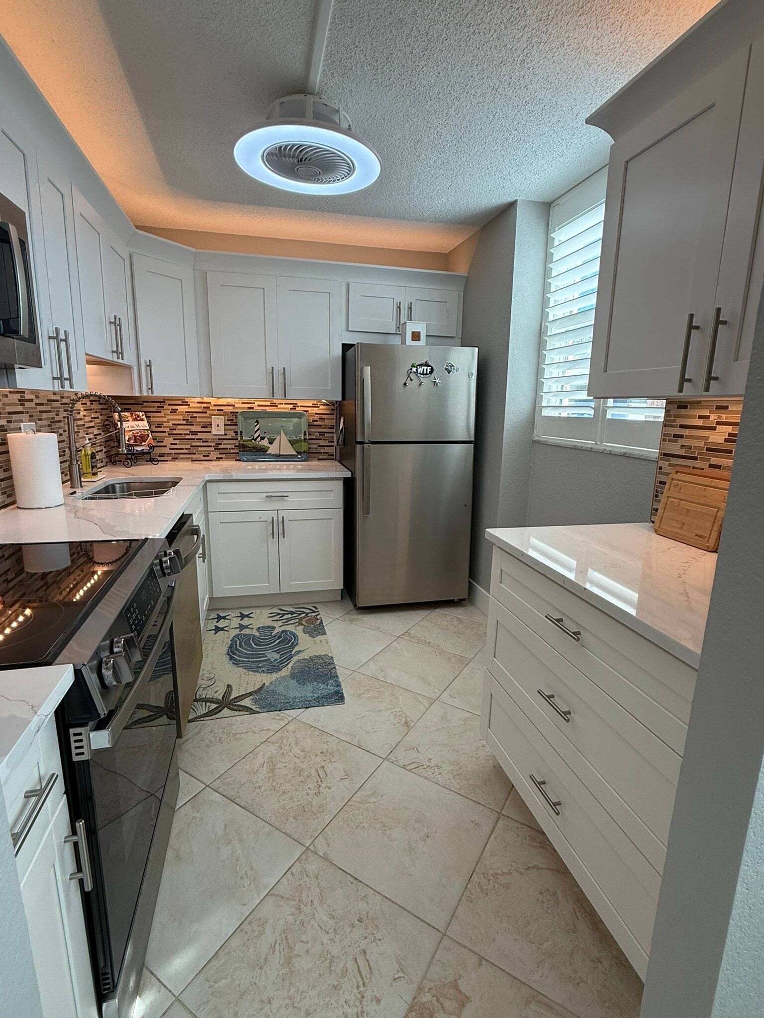 Kitchen - 7560 Bay Island Dr S