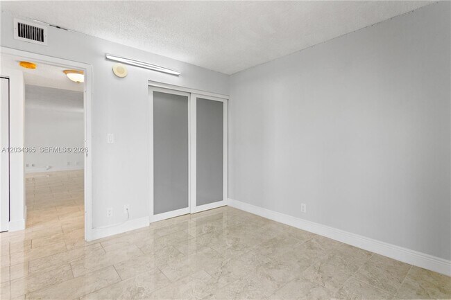 Building Photo - 17021 N Bay Rd