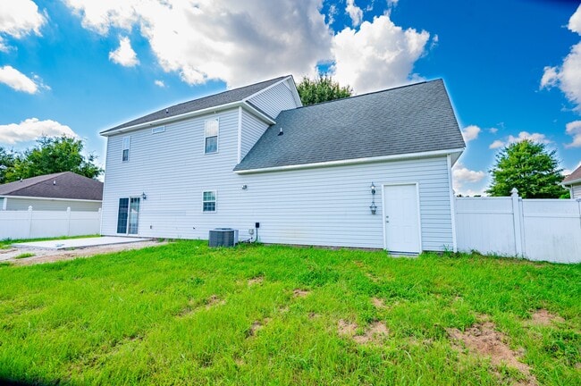 Building Photo - 2807 Walter Dr