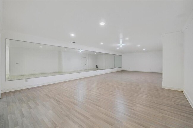 Building Photo - 1330 Atherton Park