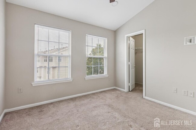 Building Photo - 121 Giera Ct