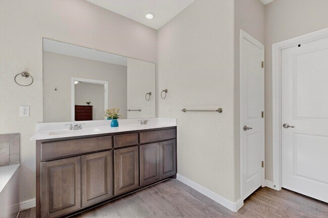 Building Photo - 1213 Pacifica Trail