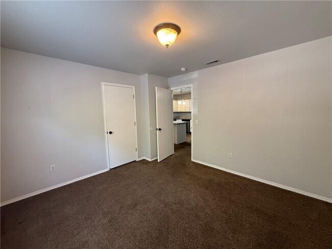 Building Photo - 8148 Randall Ln