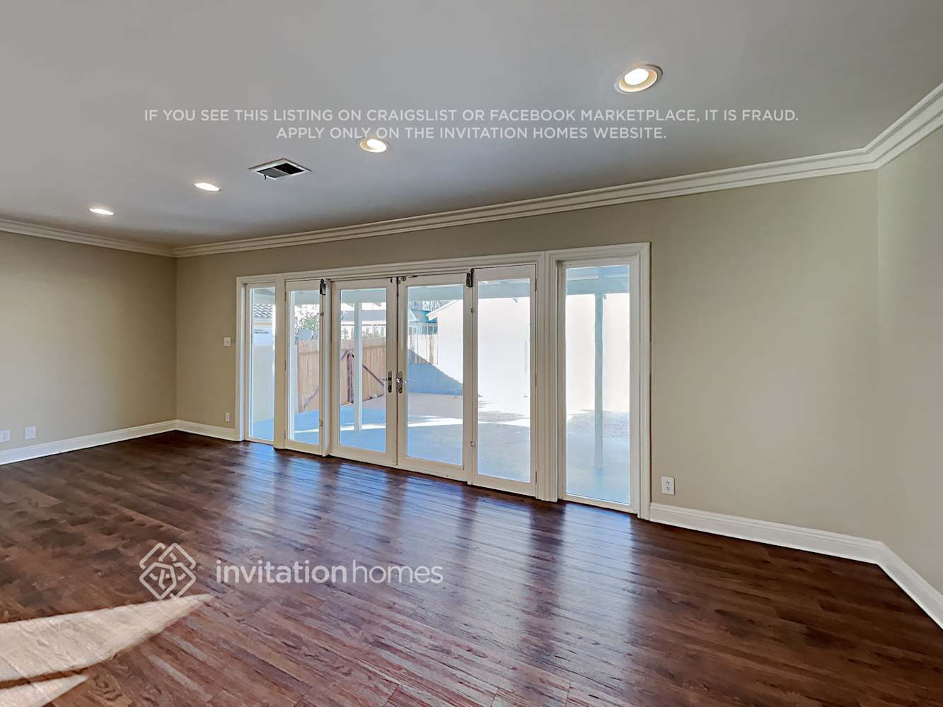 Building Photo - 10249 Lemona Ave
