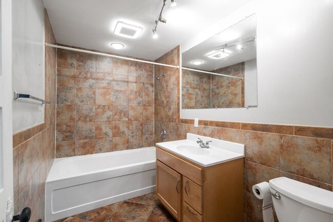 Building Photo - Cramer lower house