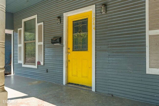 Building Photo - 1944 Milam St