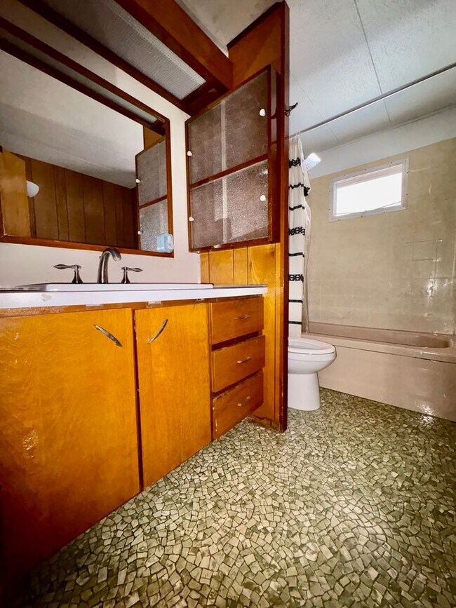 Building Photo - Great Deal on Quiet Mesa Home!