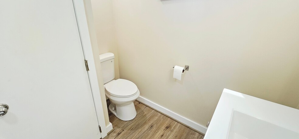 Building Photo - 304 Vine St