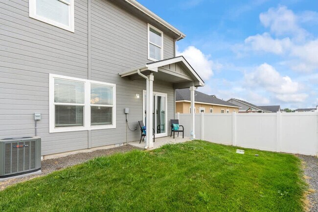 Building Photo - 2110 Ison Ct