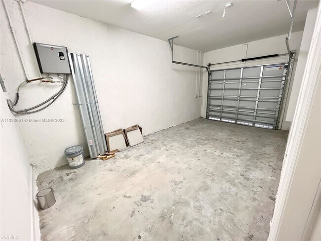 Building Photo - 3 br, 2.5 bath House - 23269 SW 111th Ave