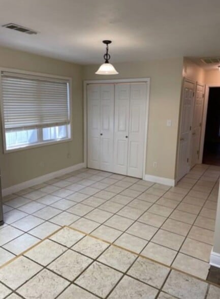 Building Photo - 105 Westchase Dr