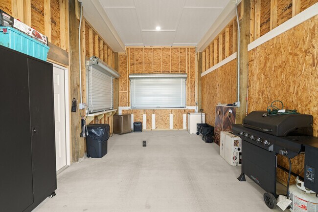 Building Photo - 867 Bowers Ln