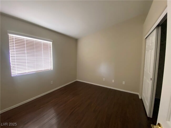 Building Photo - 355 Yacht Ave