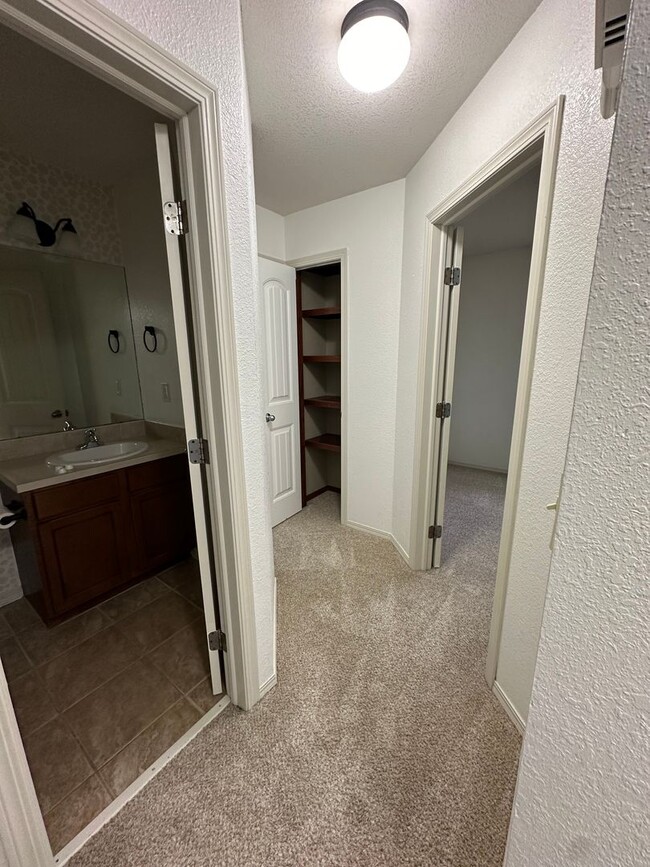 Building Photo - Beautiful Updated 5 Bedroom Home - Derby ,KS