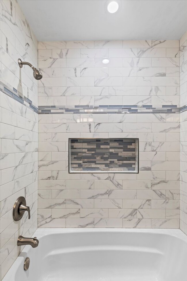 Building Photo - Charming 2-Bedroom home with Front and Rear Balconies