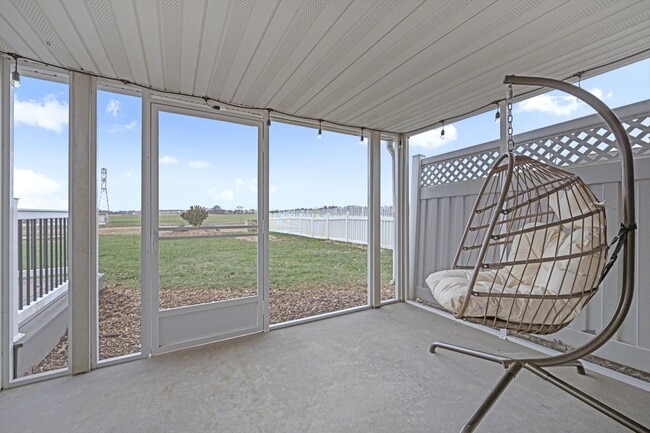 Building Photo - 2151 Thoroughbred Ln