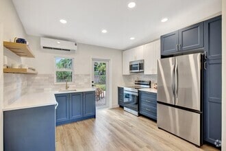 Building Photo - 1721 SW 13th St