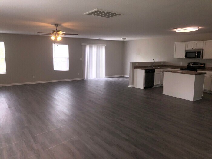 Building Photo - 28015 Chasebrook Dr