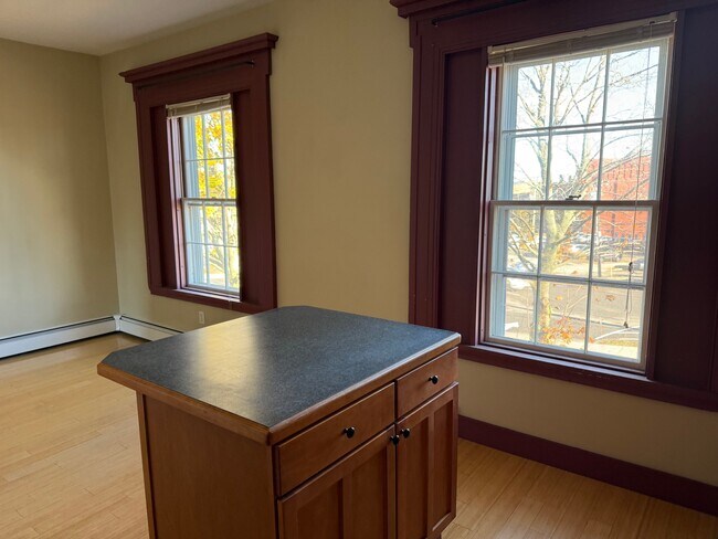 Building Photo - 50 Adams St