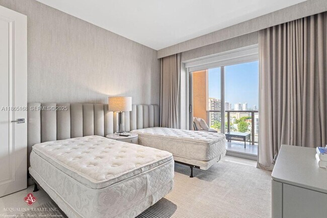 Building Photo - 17749 Collins Ave