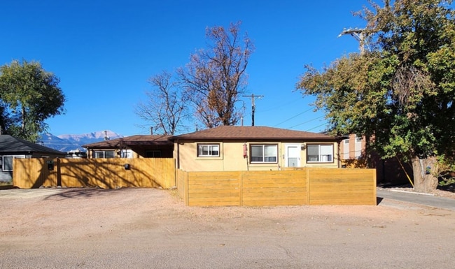 Building Photo - Stylish 2BR w/ LVP Flooring & Fenced Yard on Filmore Street! Move-In Special: Rent waived the rem...