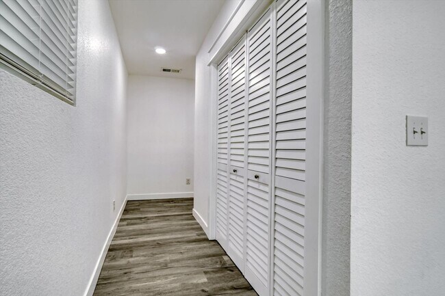 Building Photo - Charming Olde Town Arvada Home!