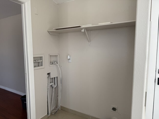 Building Photo - 5344 Flower Dr