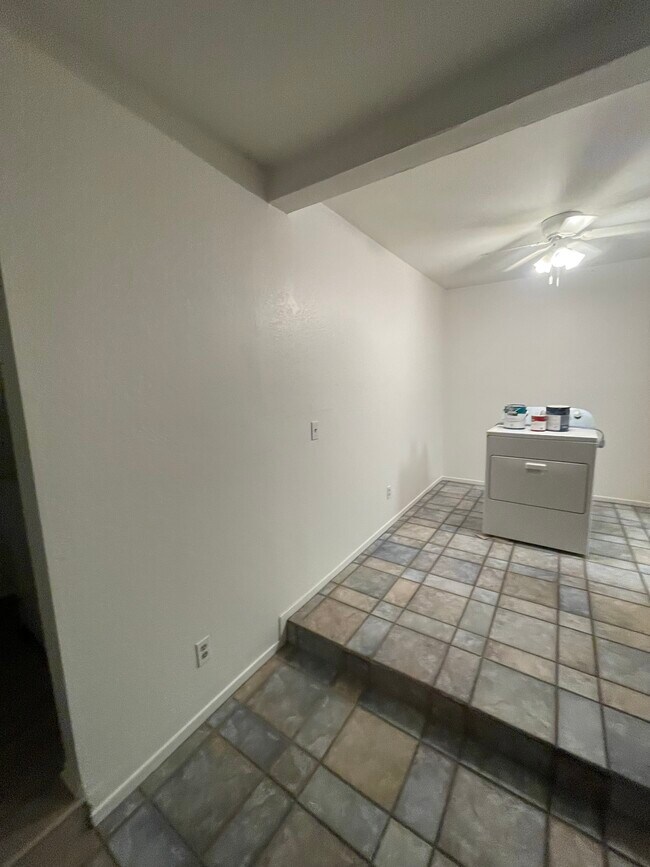 Dining Area - 21372 Brookhurst St