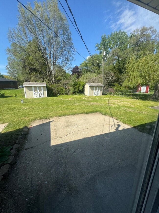 Building Photo - 4837 Greenfield Dr