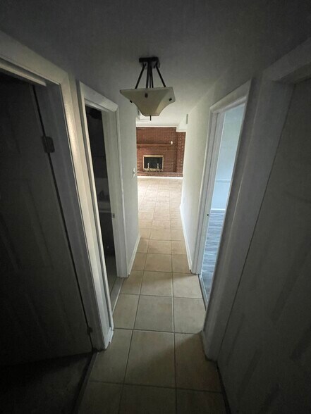 Building Photo - 4724 Koester Dr