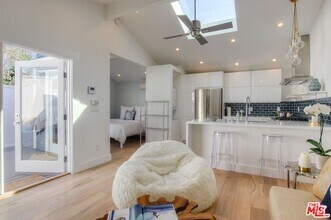 Building Photo - Bicknell Bungalows