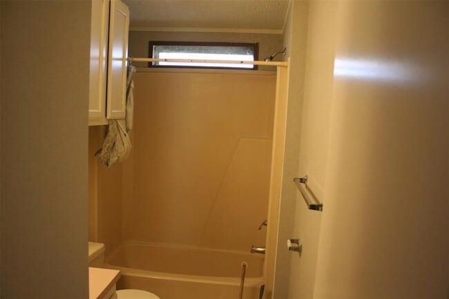 Building Photo - 181 Bradford Ln