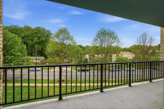 Building Photo - 5578 Burnside Dr