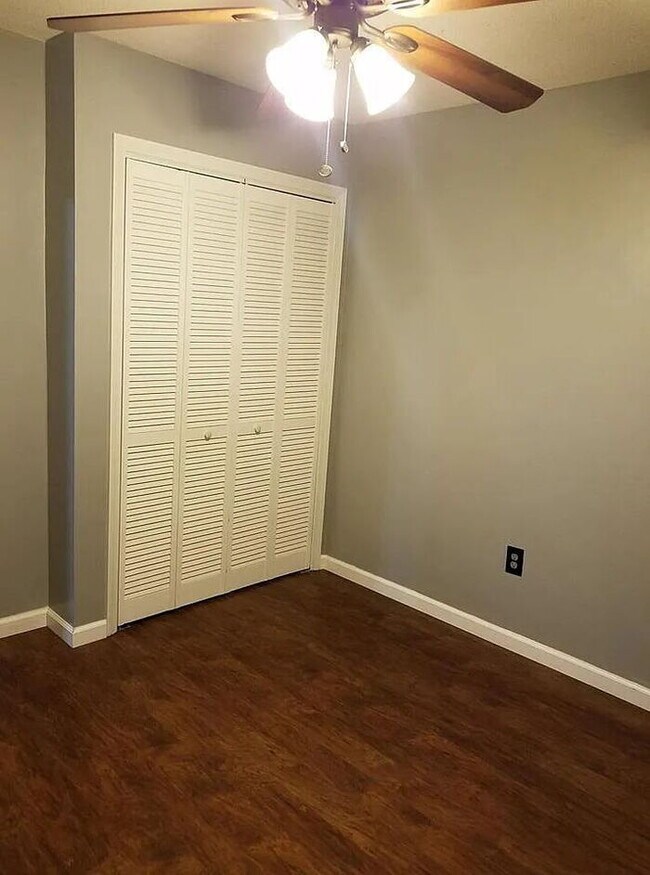 Building Photo - "Charming 3-Bedroom Home in Anderson with Modern Comforts!"