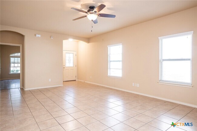 Building Photo - 433 Stonebrook Dr