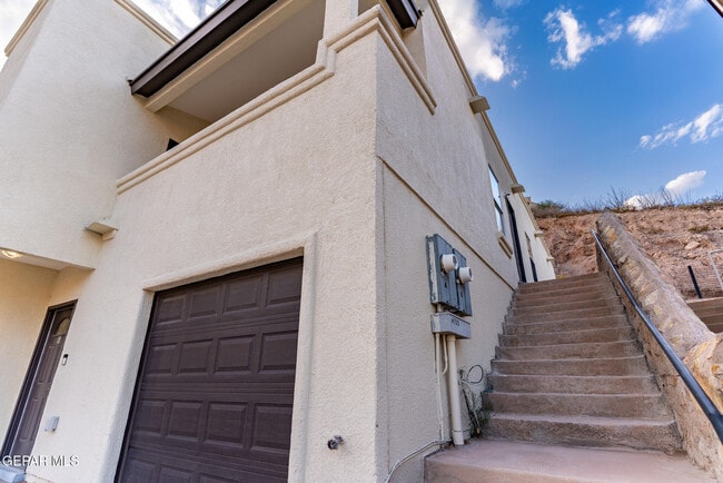 Building Photo - 4725 Pistolero Ln