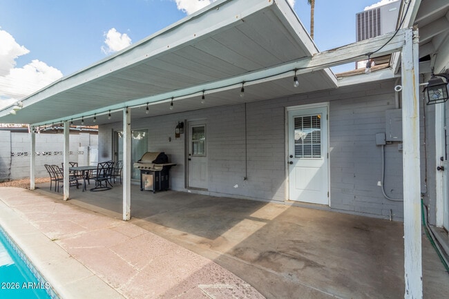 Building Photo - 3312 S Ventura Dr