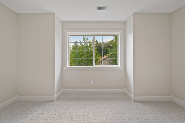 Building Photo - Remodeled 5 Bedroom House in Beaverton!