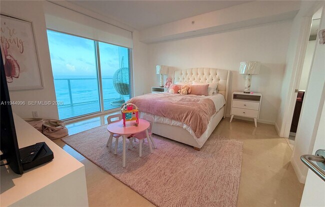 Building Photo - 3951 S Ocean Dr