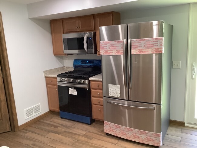 Building Photo - 12 Wheeler St