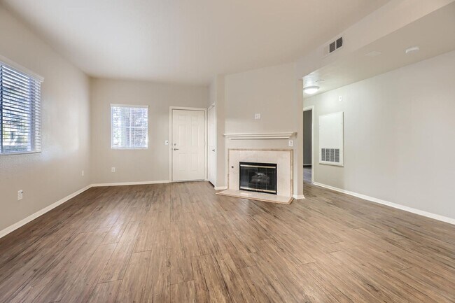 Building Photo - STUNNINGLY UPGRADED 2 Bedroom Condo In SPA...