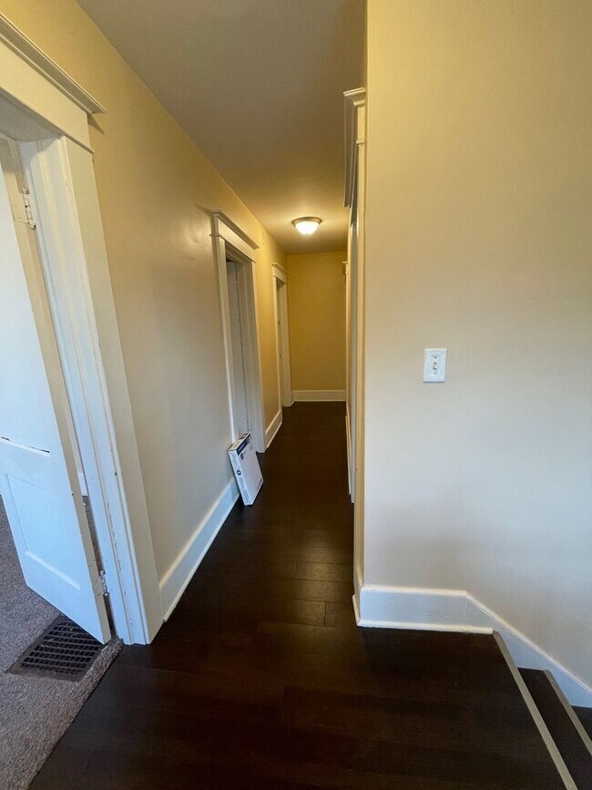 Building Photo - 416 Pearl St