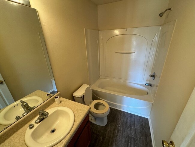 Building Photo - 3 Bedroom House in East Tarboro