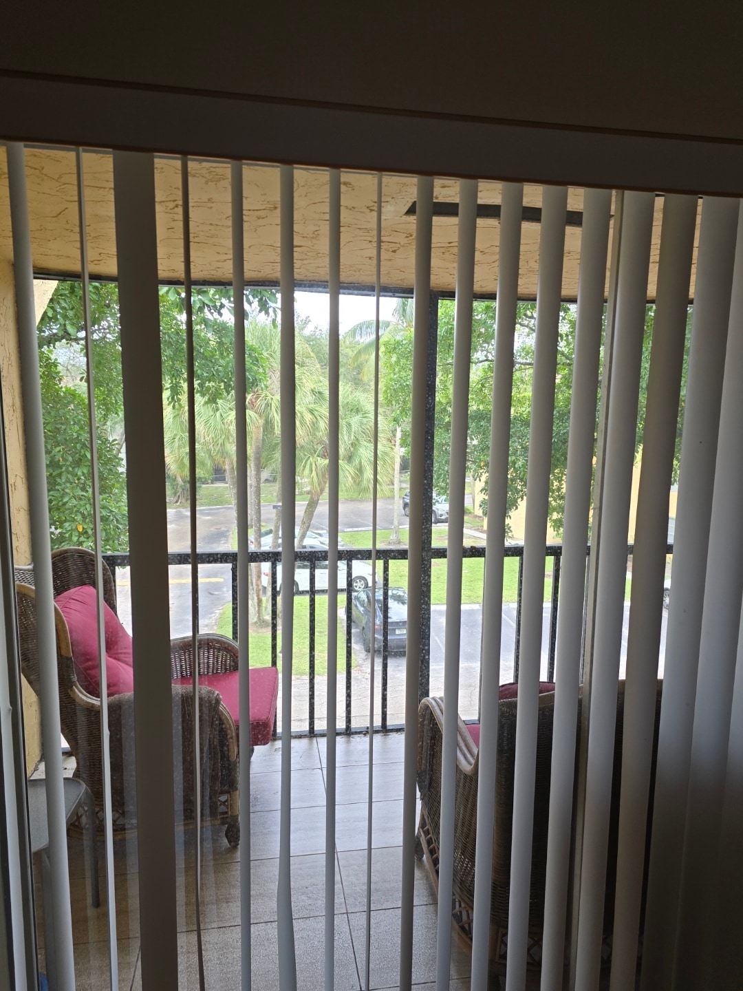 slider to screened patio - 490 NW 20th St