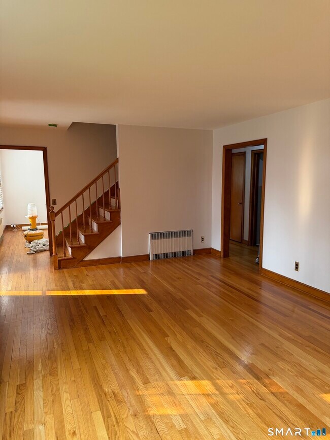 Building Photo - 25 Ludlow Manor