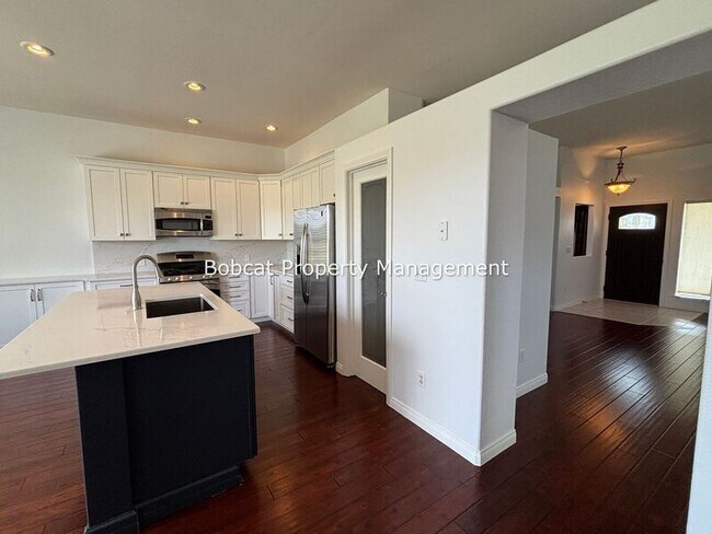 Building Photo - 1626 Evergreen Dr