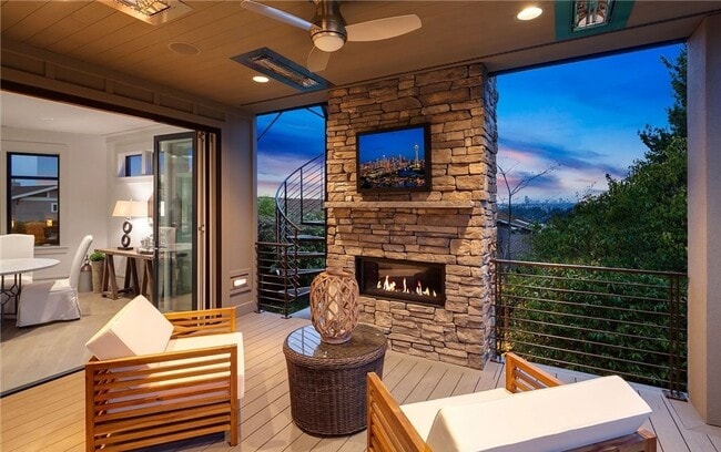 Building Photo - 6Bd/6.5Ba Clyde Hill House