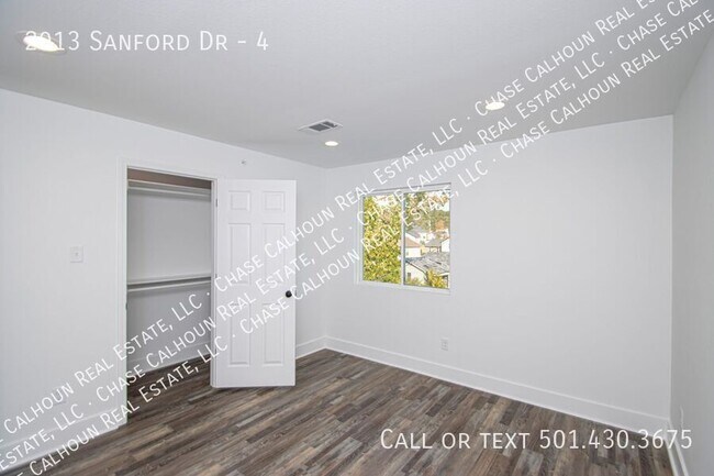 Building Photo - 2013 Sanford Dr