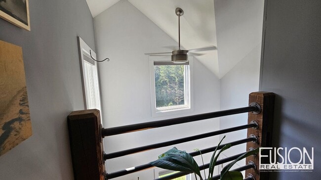 Building Photo - Contemporary 3 bed/2.5 bath on 10 Private Acres with Deeded Lake Access down the Road!